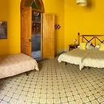 Bed & Breakfast Casa Emblematica 2*